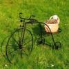 Tricikli bicikli kovácsoltvas virágtartó egy virághellyel